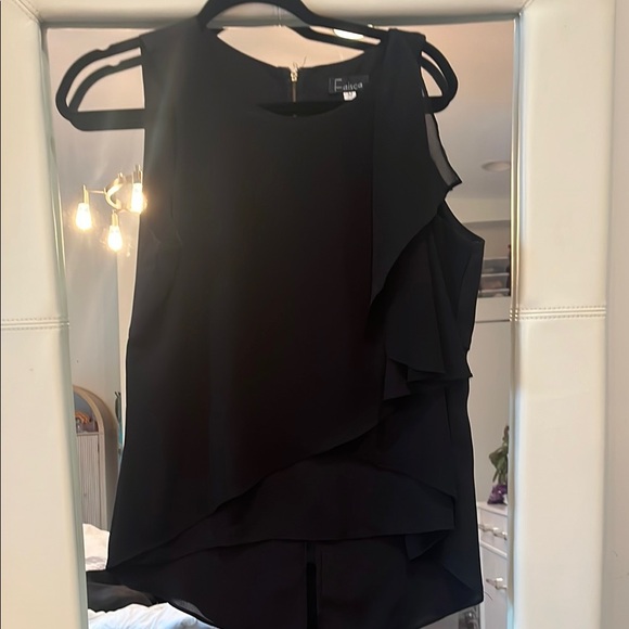 Chic Black Sleeveless Blouse - Picture 1 of 4